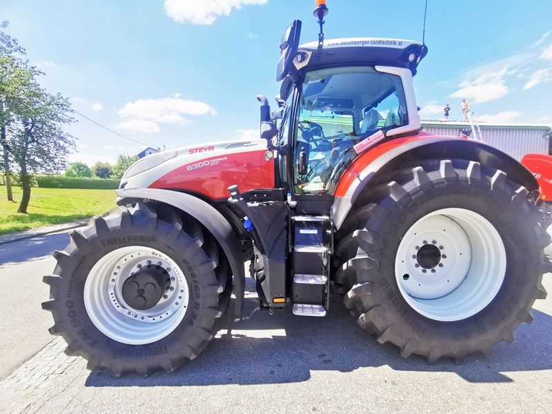 Steyr 6300 Terrus CVT Stage V Außenbedienung Heckzapfwelle