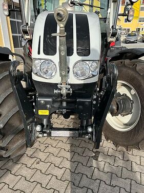 Schlepper Steyr 4095 H Kompakt Compact mit Front 3