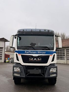 LKW MAN TGS 35.440 8x4 BB Mulde Vierachser 2