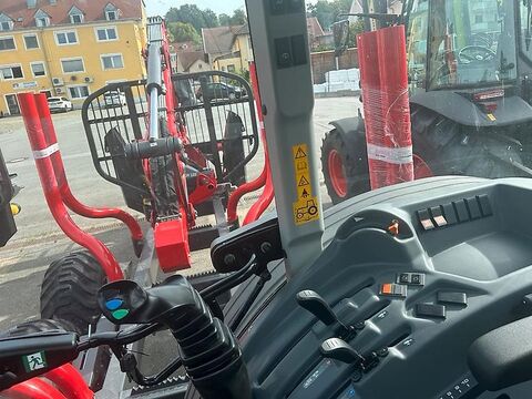 Claas Elios 210 mit Frontlader FL40 E Klima 3