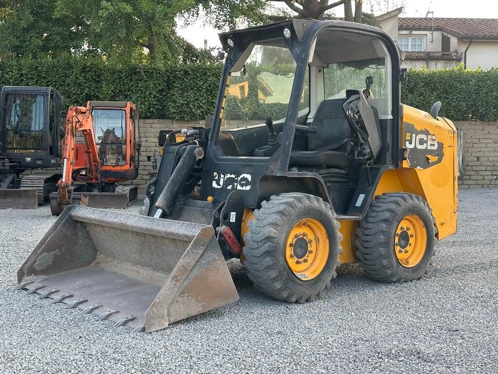 JCB 225 2