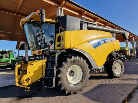 New Holland CR 9060