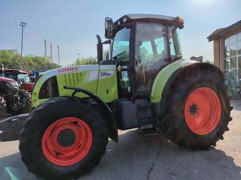 CLAAS Arion 640