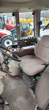 John Deere 6820