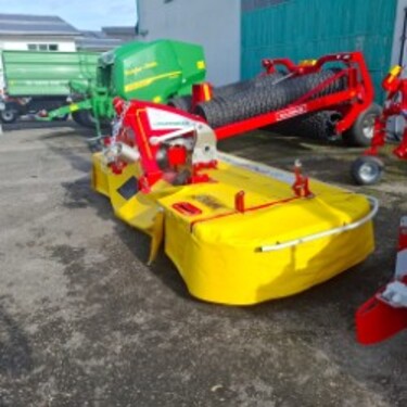 Pöttinger Mähwerk/Novacat F3100 2