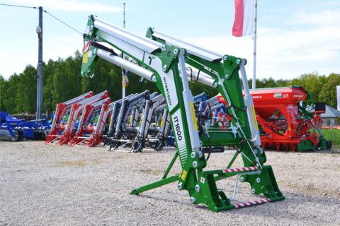Intertech IT 1600, Frontlader JOHN DEERE