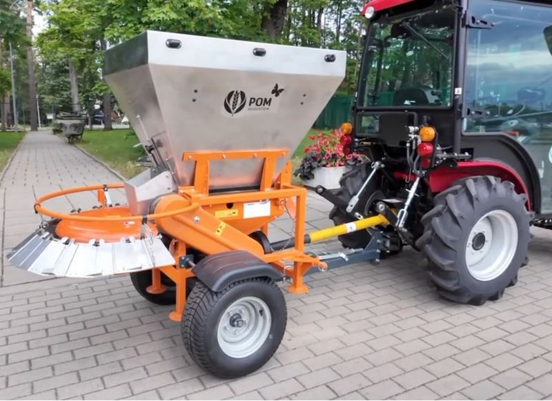 POM AUGUSTÓW N031 Sand-/Düngerstreuer 600 kg  1