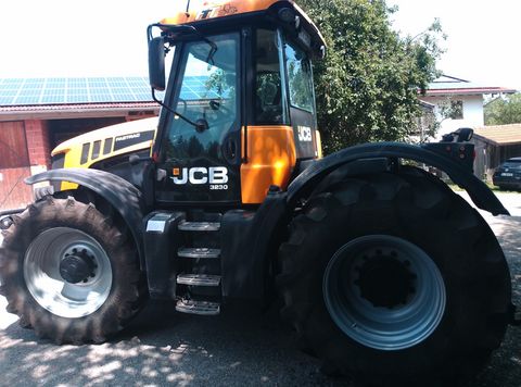JCB Fastrac 3230