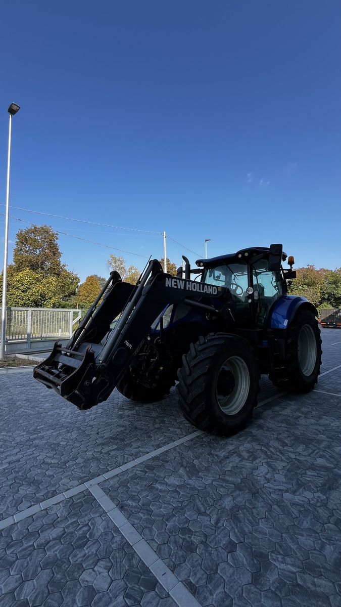 New Holland T7.225 Auto Command SideWinder II (Stage V) 2