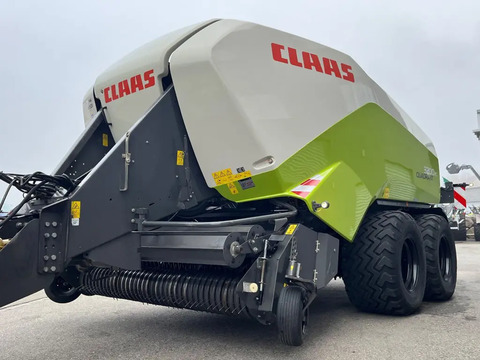 Claas Quadrant 3200 FC