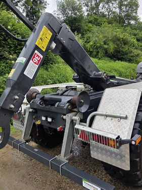 Pronar T286 Hakenlift mit Container 