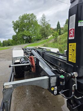 Pronar T286 Hakenlift mit Container 