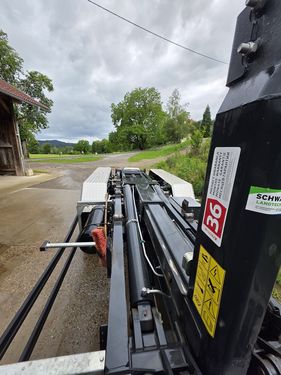 Pronar T286 Hakenlift mit Container 