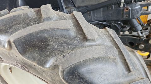 Sonstige Pflegeräder für Steyr Profi, New Holland T6, Cas