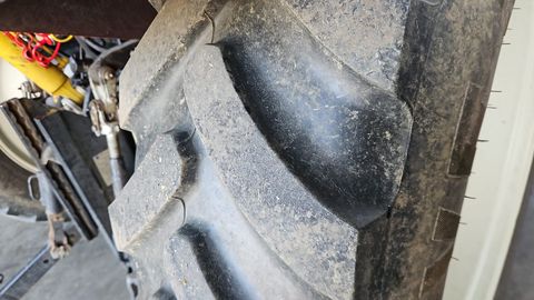 Sonstige Pflegeräder für Steyr Profi, New Holland T6, Cas