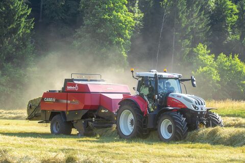 Case IH LBX432 R Isobus