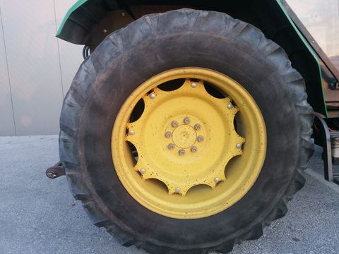 John Deere 3300 A
