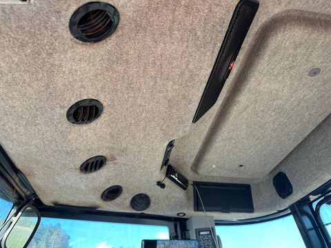 Massey Ferguson 7465-4 DynaVT Comfort Plus