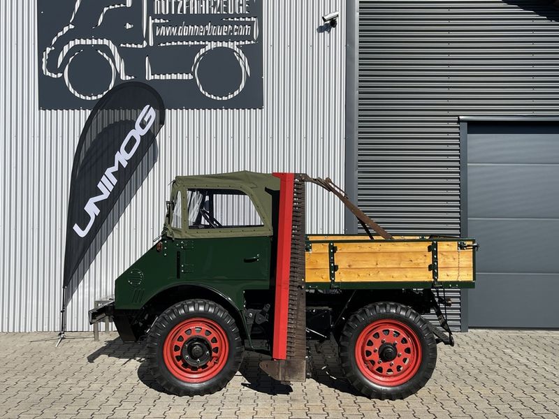 Unimog Unimog 2010 Restauriert mit Mähwerk  2