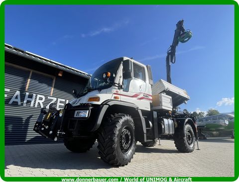 Unimog U400 mit Kran und 7 Tonne Seilwinde