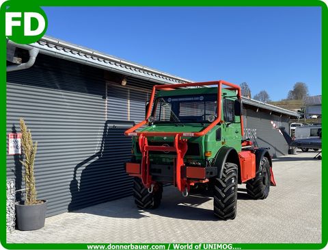 Mercedes Unimog U2100 mit Ritter Forstausrüstung 