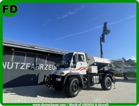 Unimog mit Mega Ausstattung , Kran, Winde, Zapfw