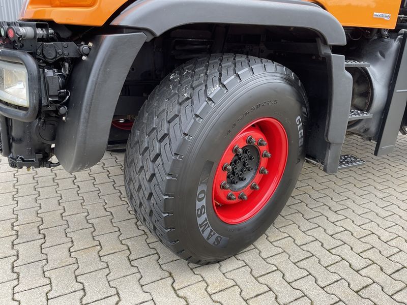 Mercedes Unimog U400 aus Ez. 2014 mit Ladekran  3