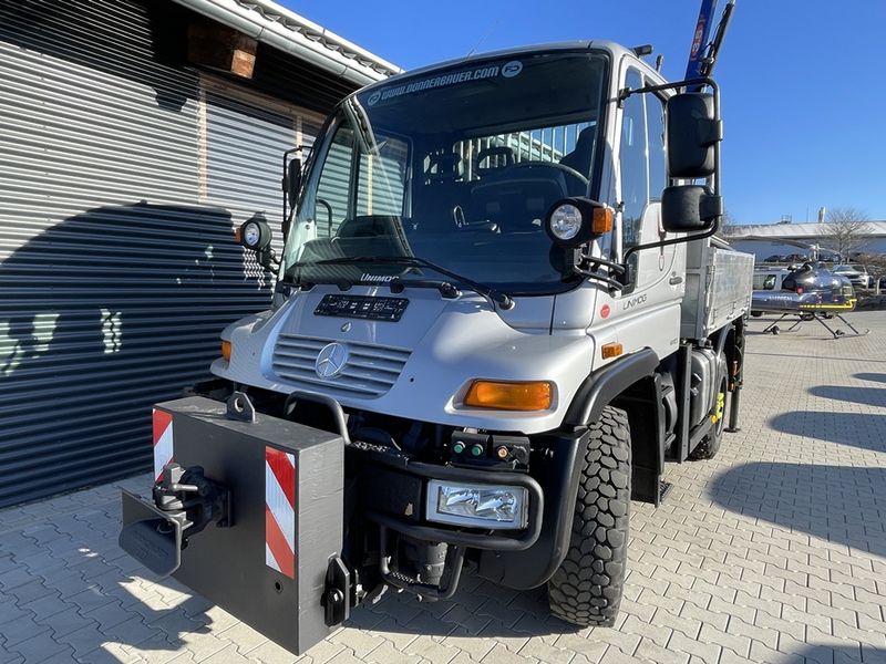 Mercedes Unimog U300 mit Kran, Österreich Zulassung  1