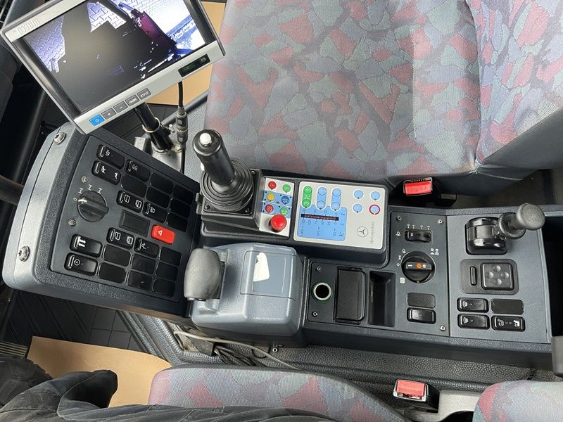 Mercedes Unimog U400 Agrar , Österreich Typenschein  3