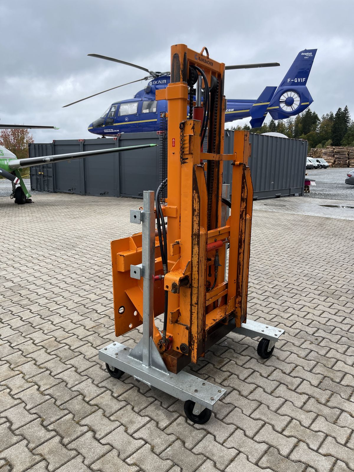 Kahlbacher Staplermast für Unimog mit Seitenvers 2