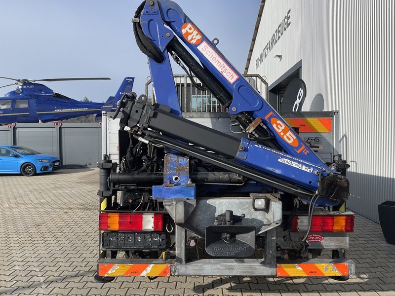 Mercedes Unimog U300 mit Ladekran , Österreich Zulassung  3