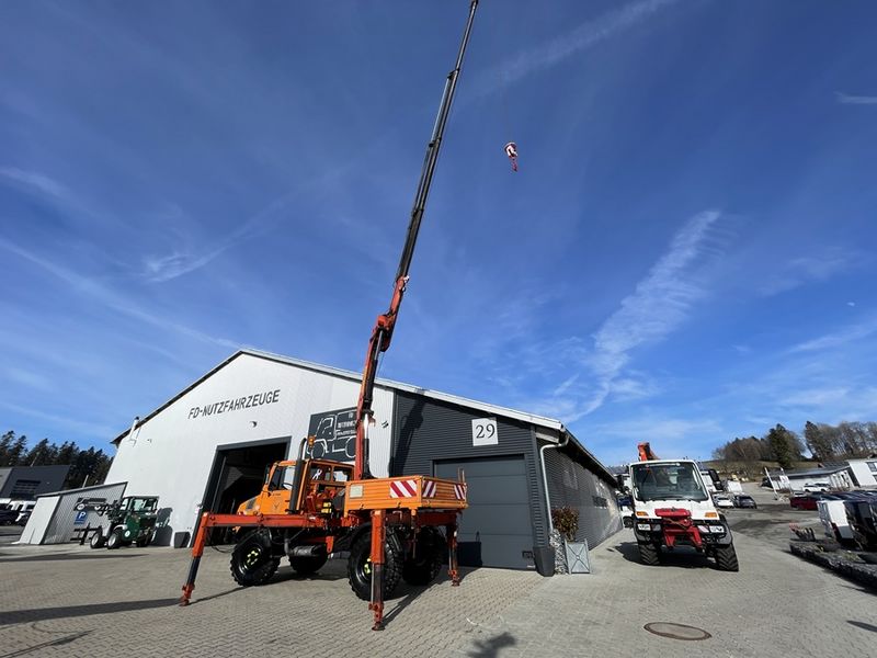 Unimog Unimog mit Mega Kran, Kranseilwinde, Arbeitskorb 3
