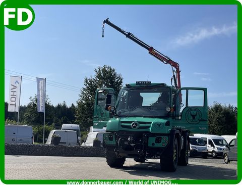 Mercedes Unimog U318 mit Ladekran zum Absatteln , 7500 kg