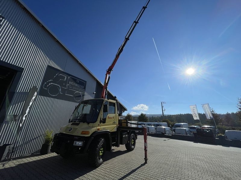Mercedes Unimog U300 mit Mega Kran von Palfinger , 7500 k 3