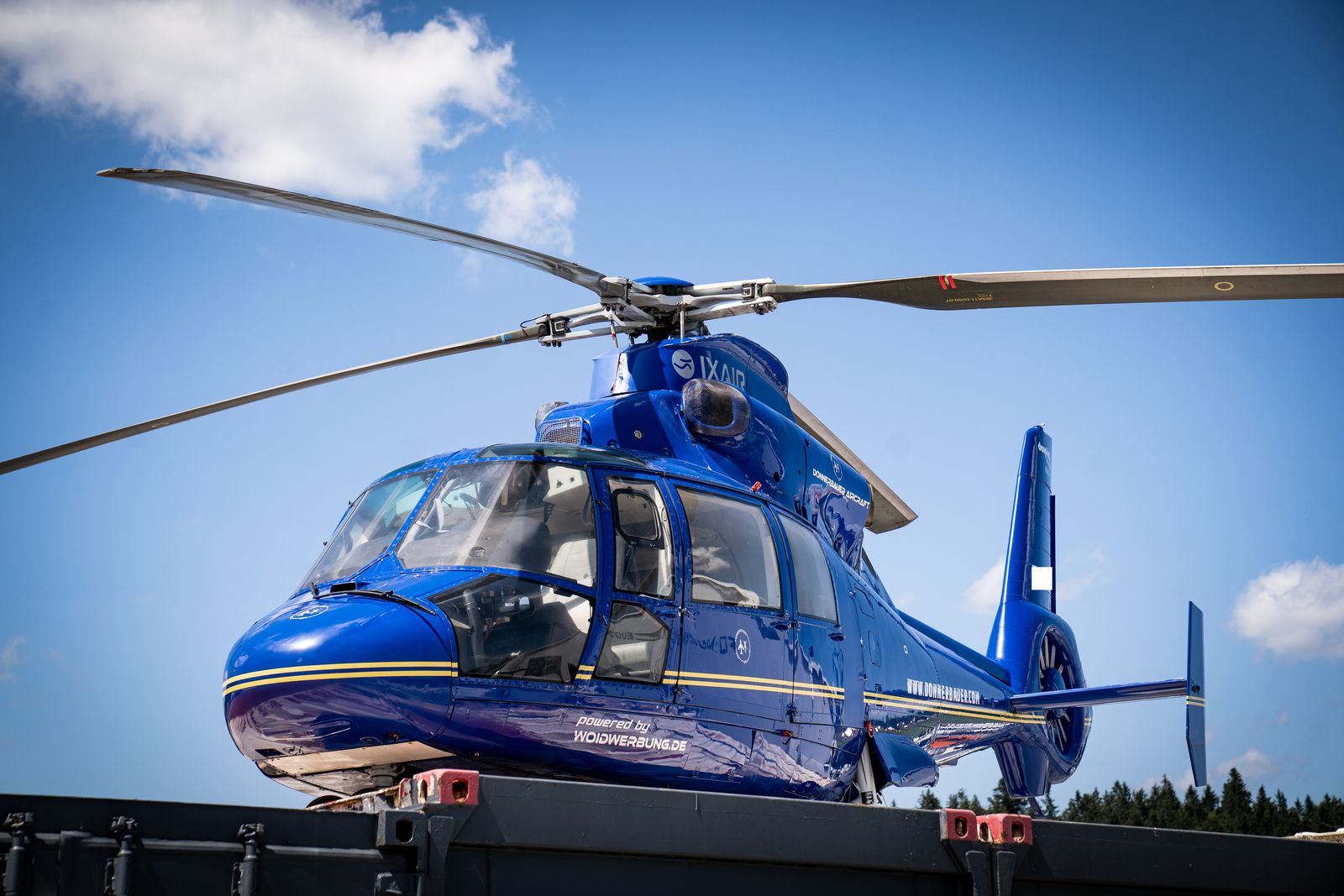 Mercedes Eurocopter , echter Hubschrauber für Deko  2