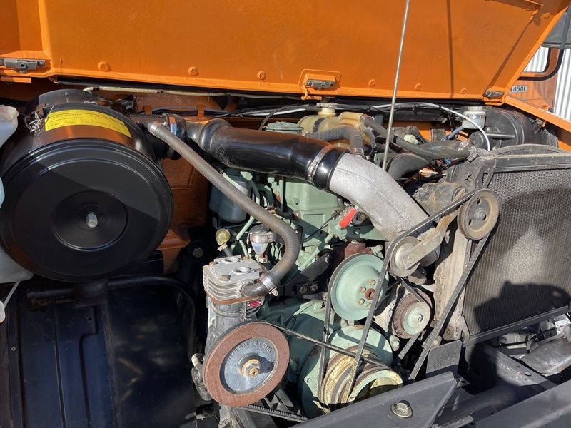 Unimog Unimog mit Mega Kran, Kranseilwinde, Arbeitskorb 2