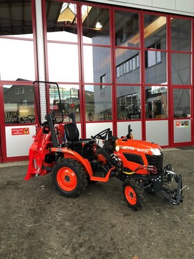 Kubota B1121