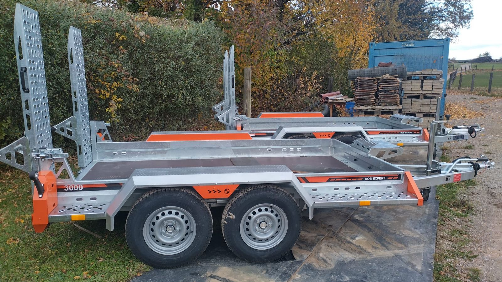 Baumaschinenanhänger mit 2 Achsen - max. 2,7to 3