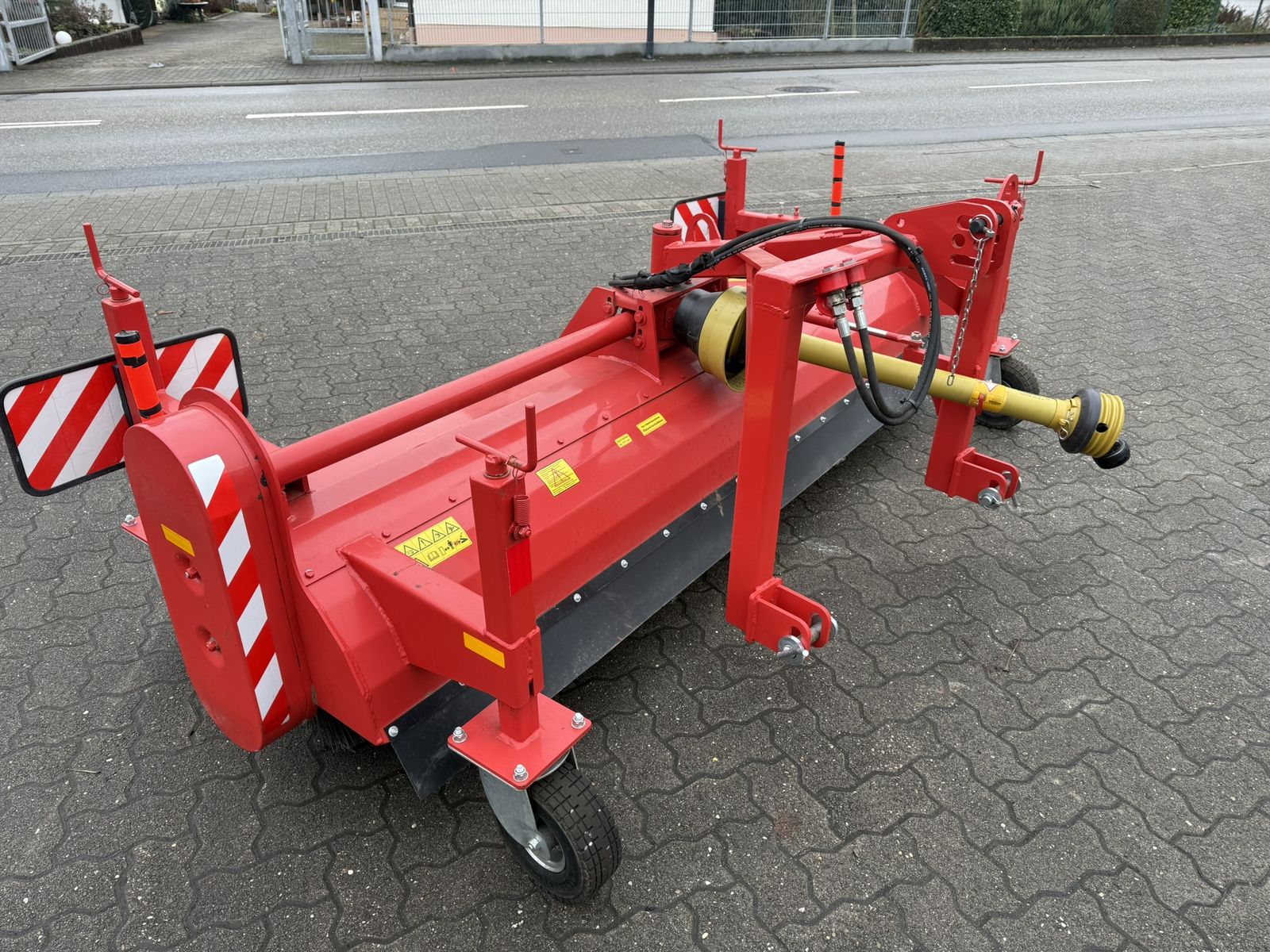 Fehrenbach Universal-Anbau-Kehrmaschine 2