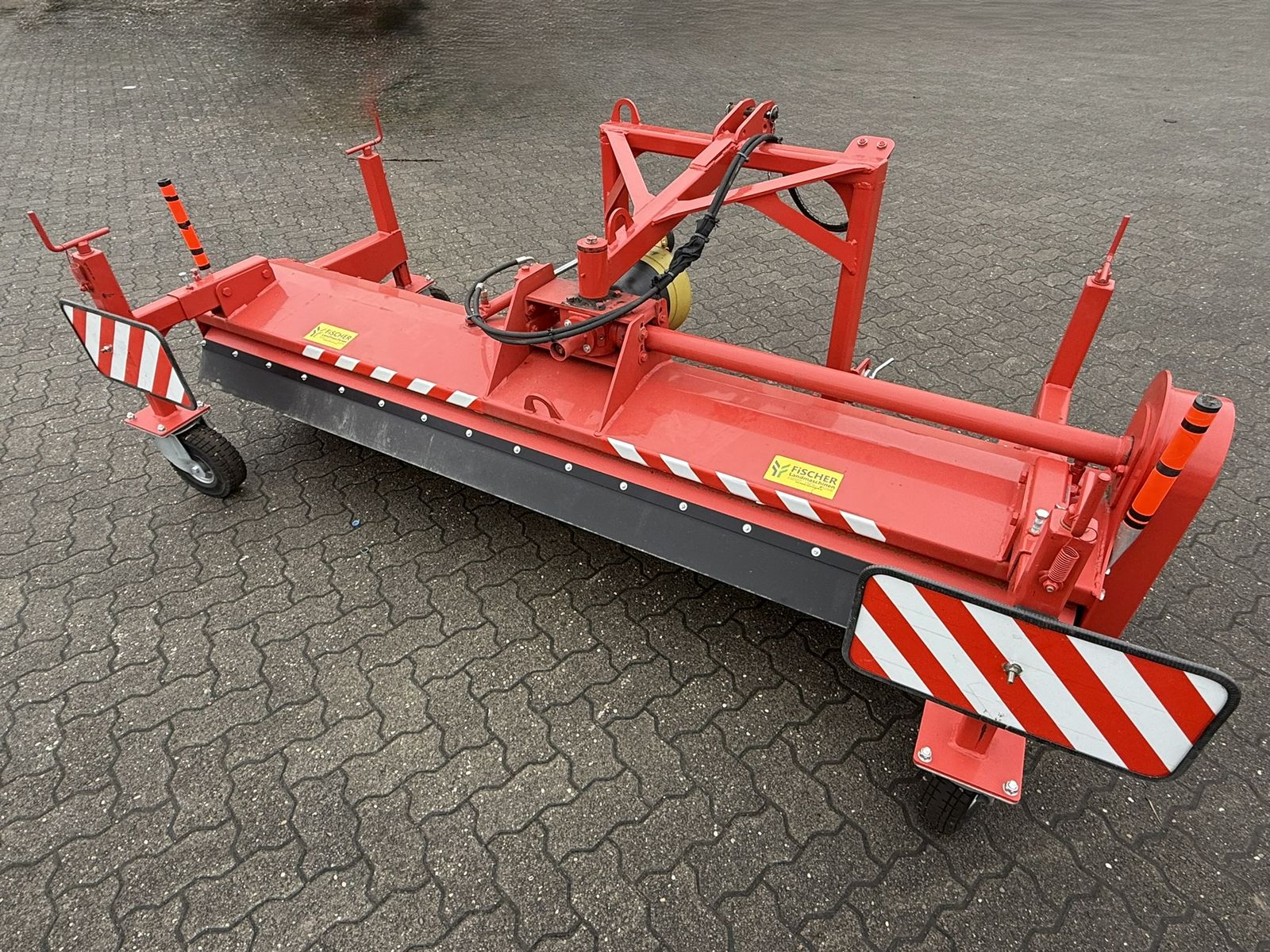 Fehrenbach Universal-Anbau-Kehrmaschine 3