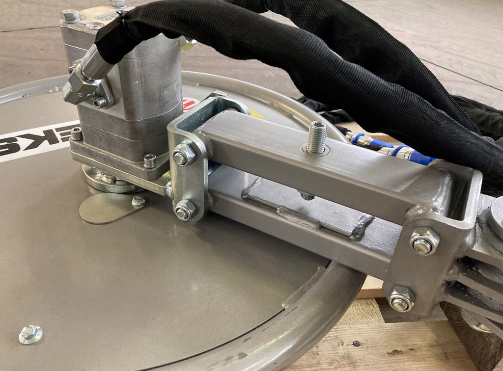 Deleks Zaunmäher DISC-603 3