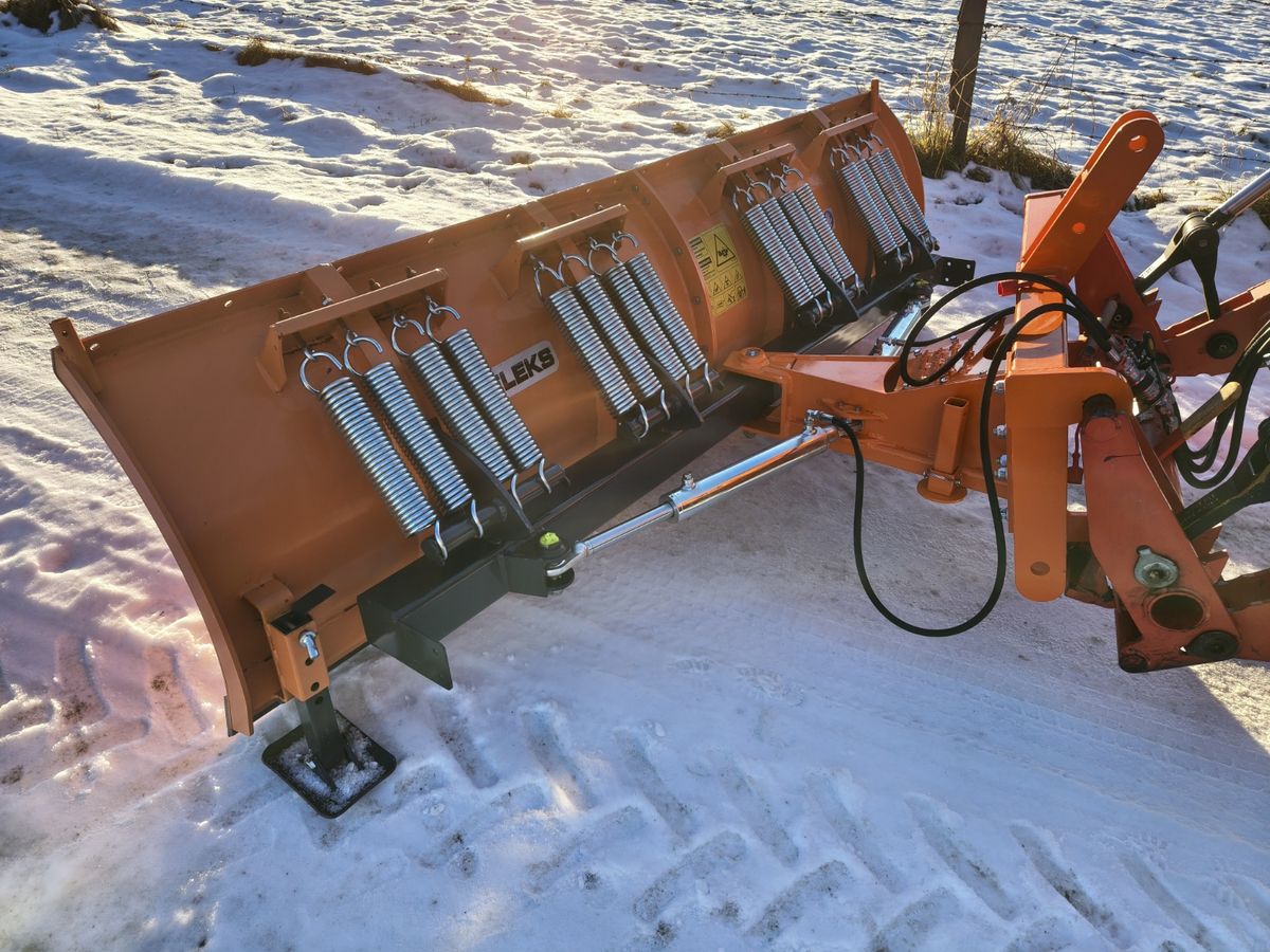 Deleks Schneepflug LN 250E 2