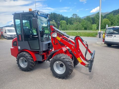 MM TRAC Vorführmaschine MM800 Hoflader