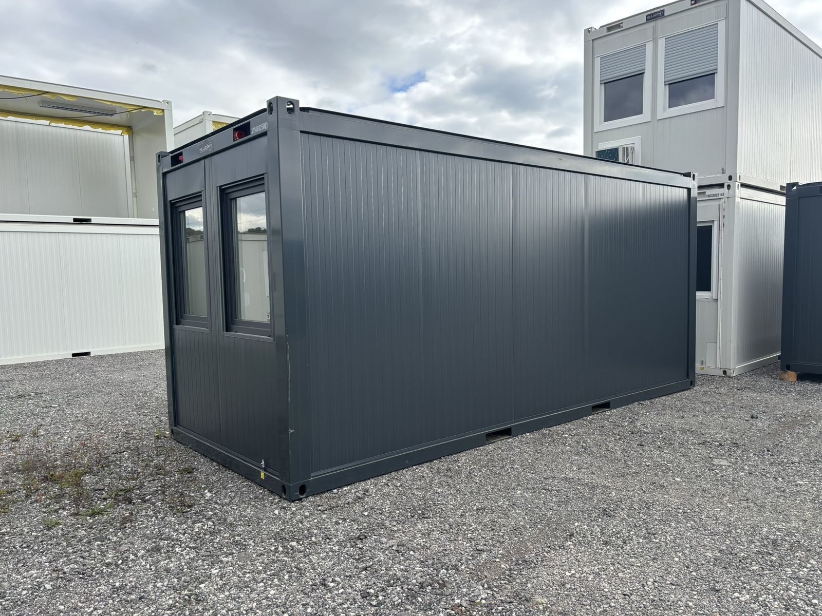 Container mit Sanitärbereich 6x2,5m  2