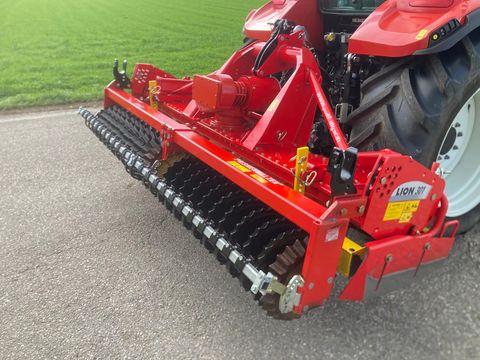Pöttinger SaatbeetKombination Lion 301und Vitasem A301
