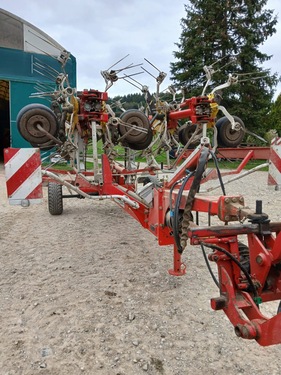 Pöttinger Kreiselheuer /Zetter Hit 10.11T