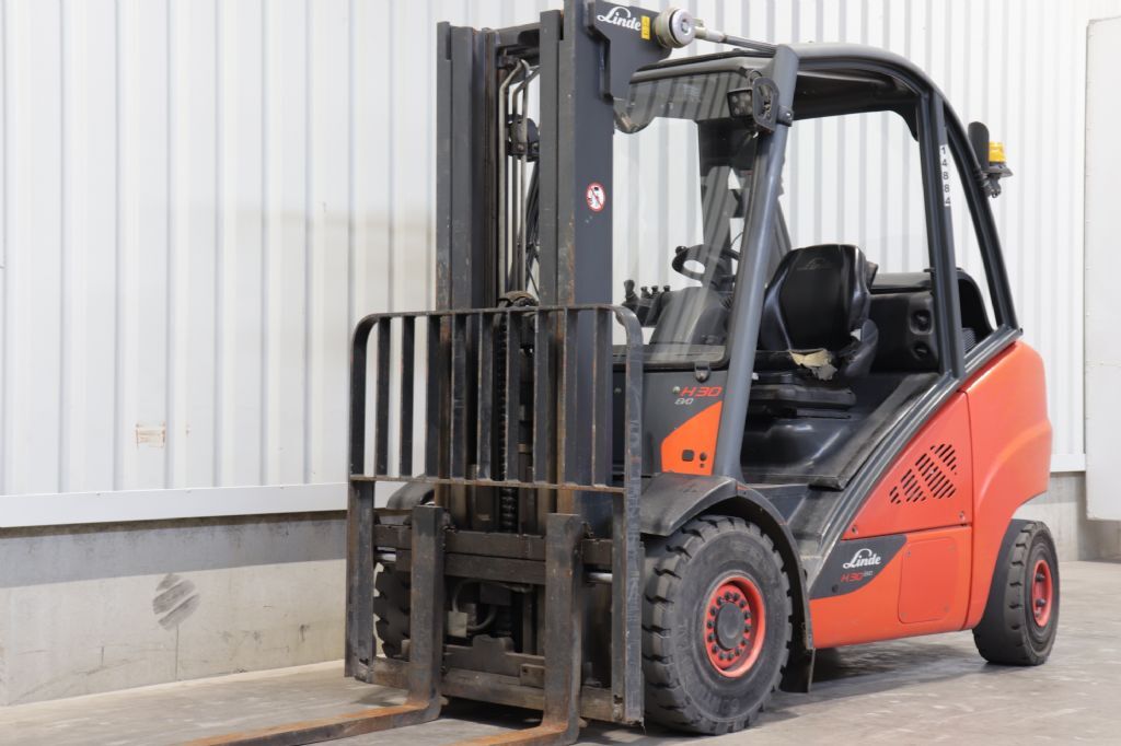 Linde H30T-02   BR393 2