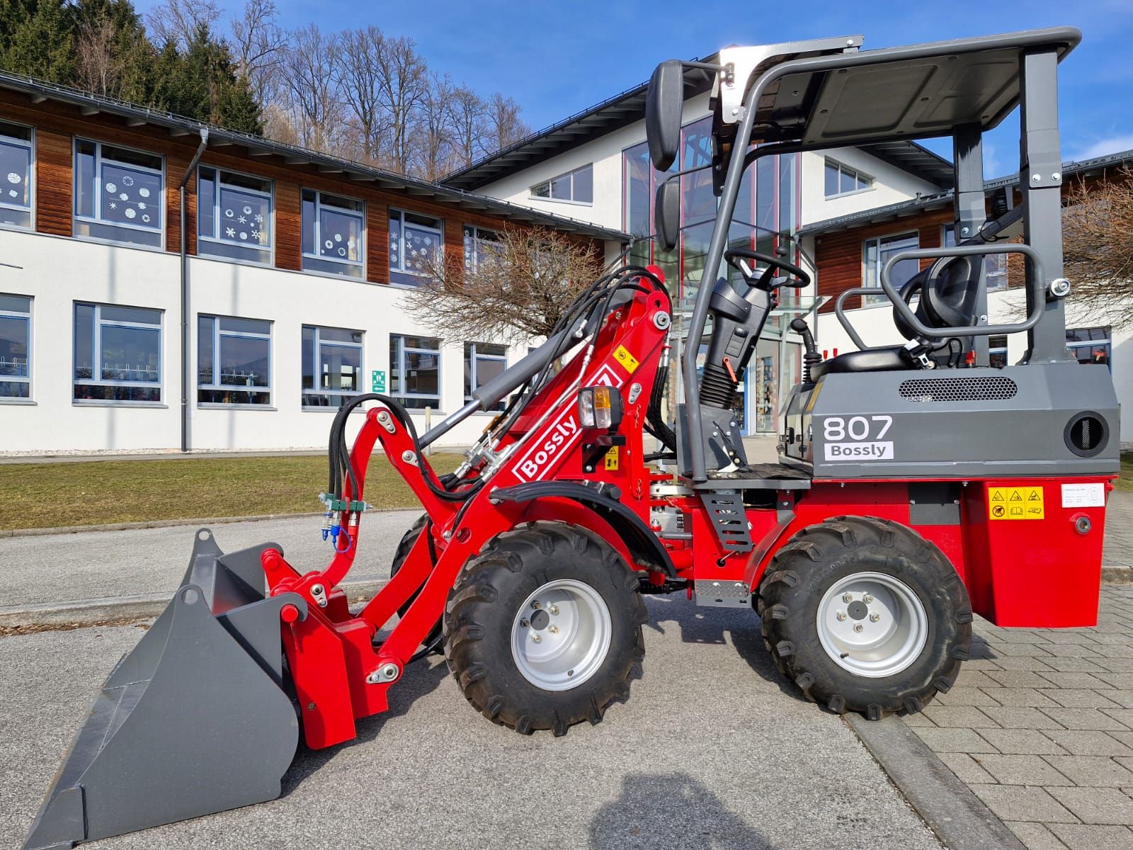 Bossly 807 Hoflader 4x4 , 4 J. Garantie, Lieferu 1