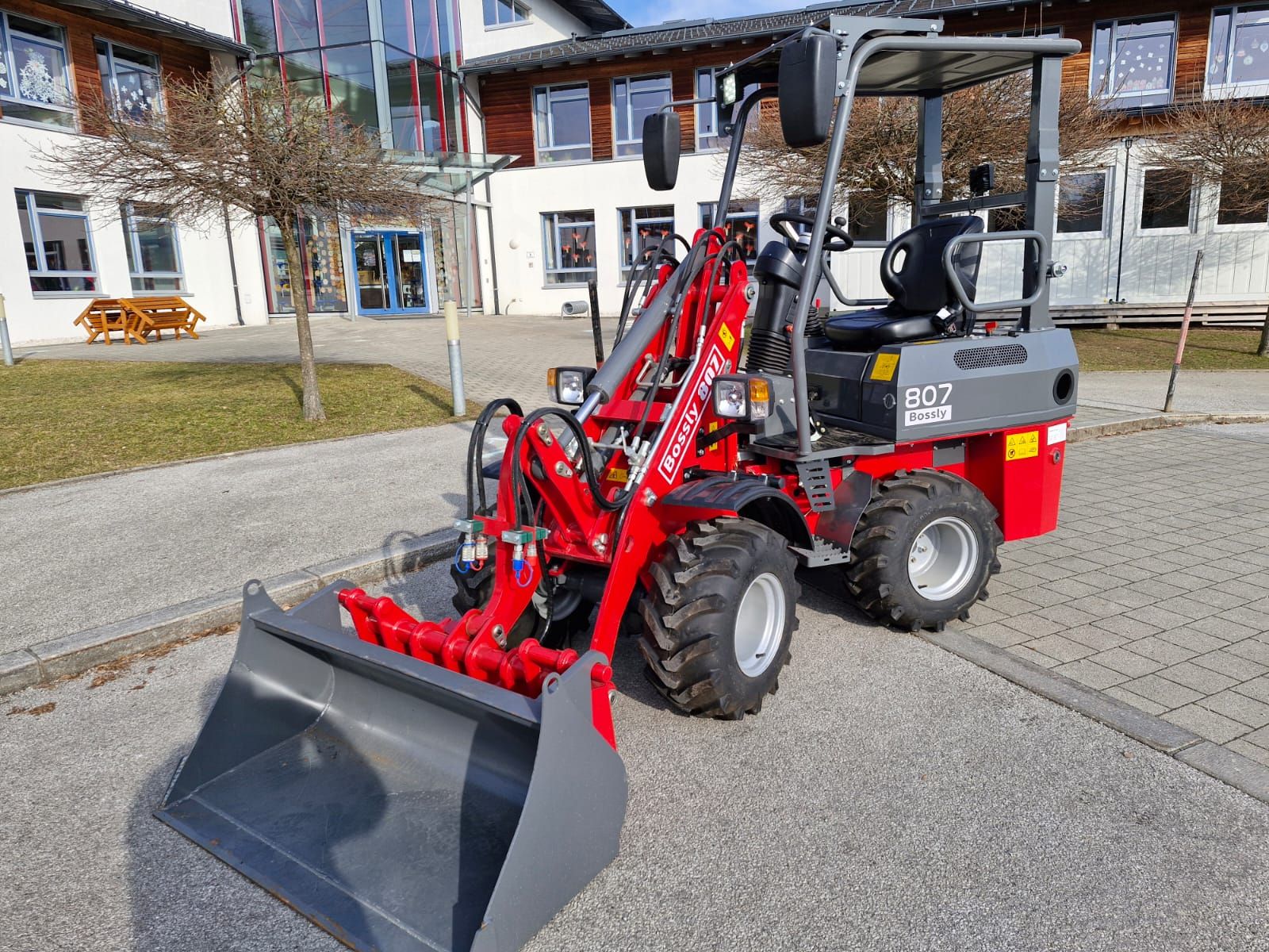 Bossly 807 Hoflader 4x4 , 4 J. Garantie, Lieferu 2