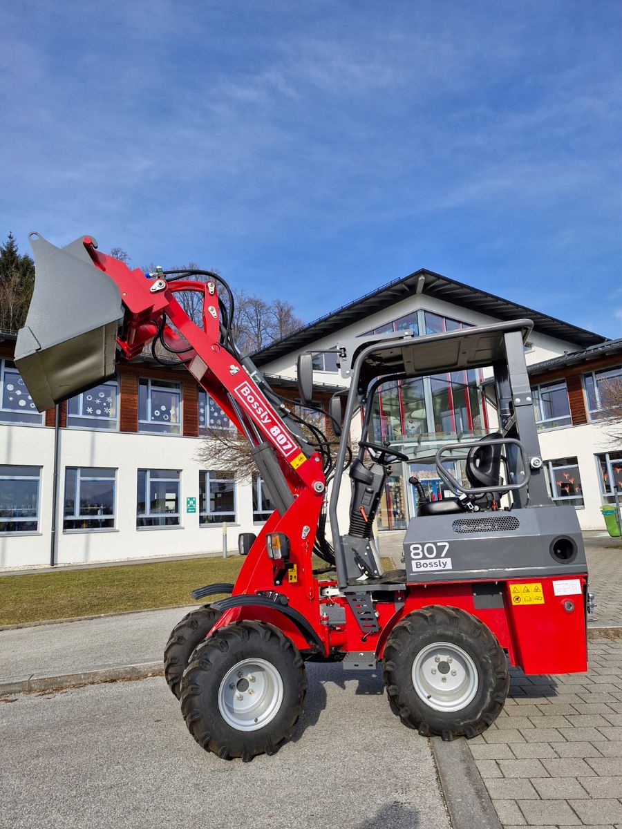 Bossly 807 Hoflader 4x4 , 4 J. Garantie, Lieferu 3